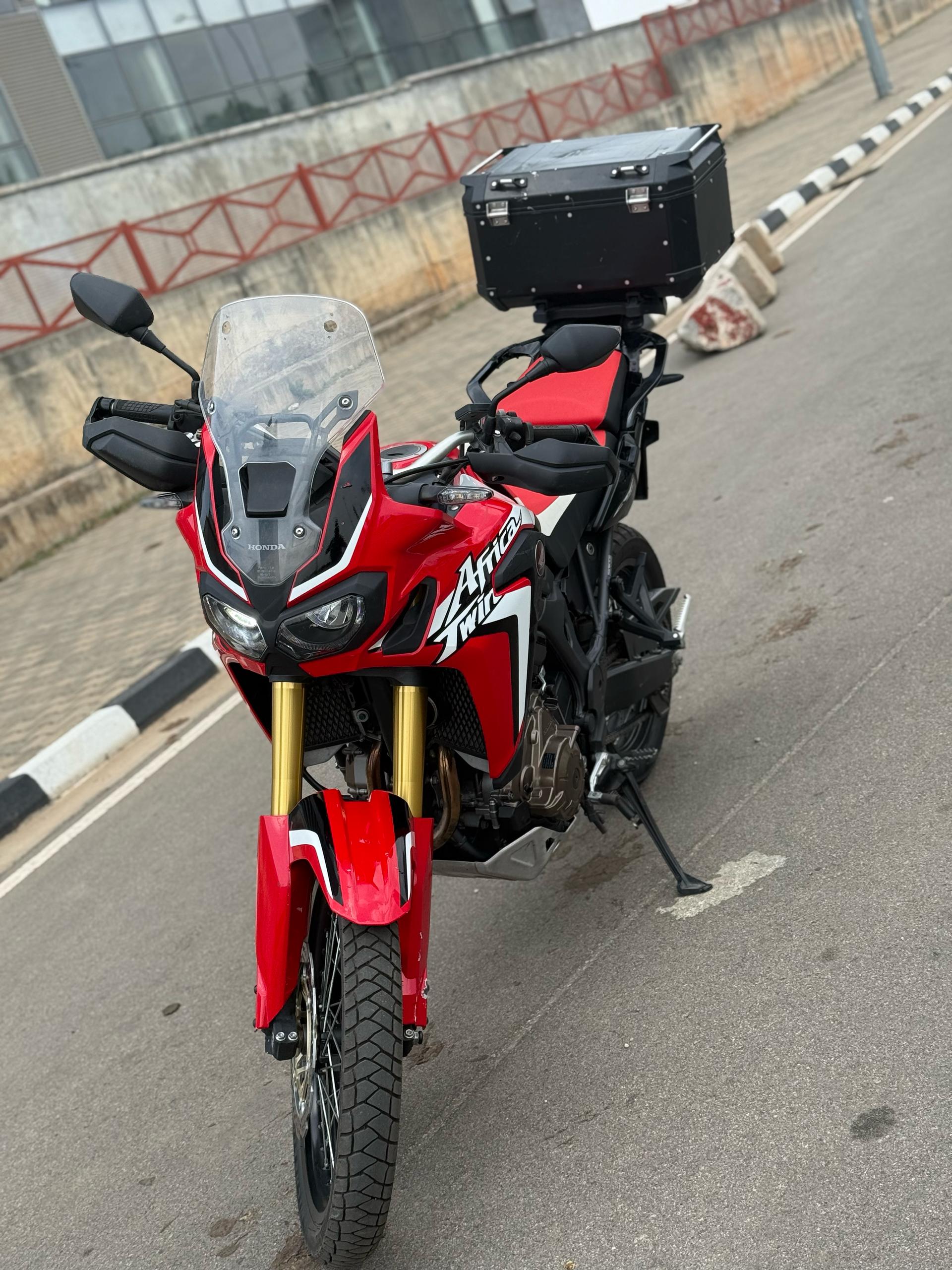 Honda CRF1000L Africa Twin 2018 – 1000cc Adventure Motorcycle - Image 3